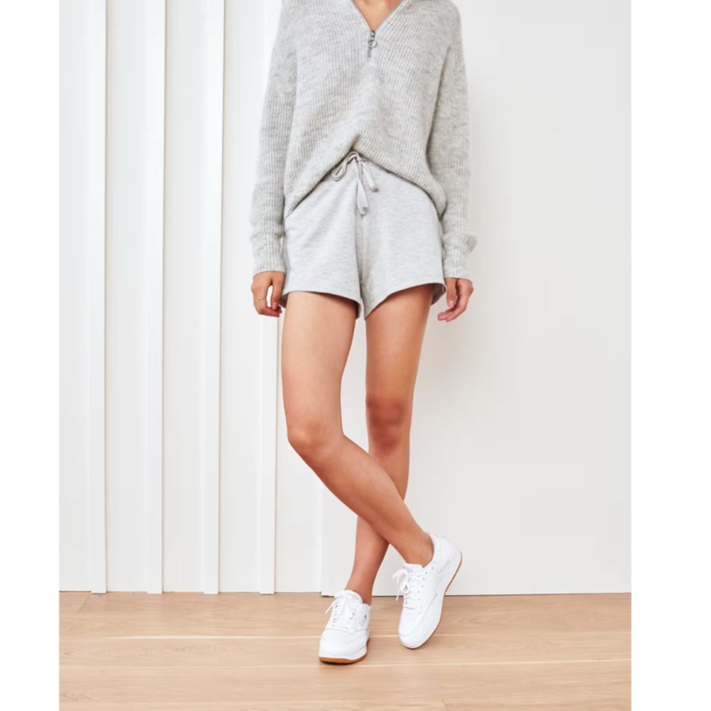 Quince Women’s SuperSoft Fleece Lounge Shorts in Heather Gray Size Medium - Picture 7 of 16